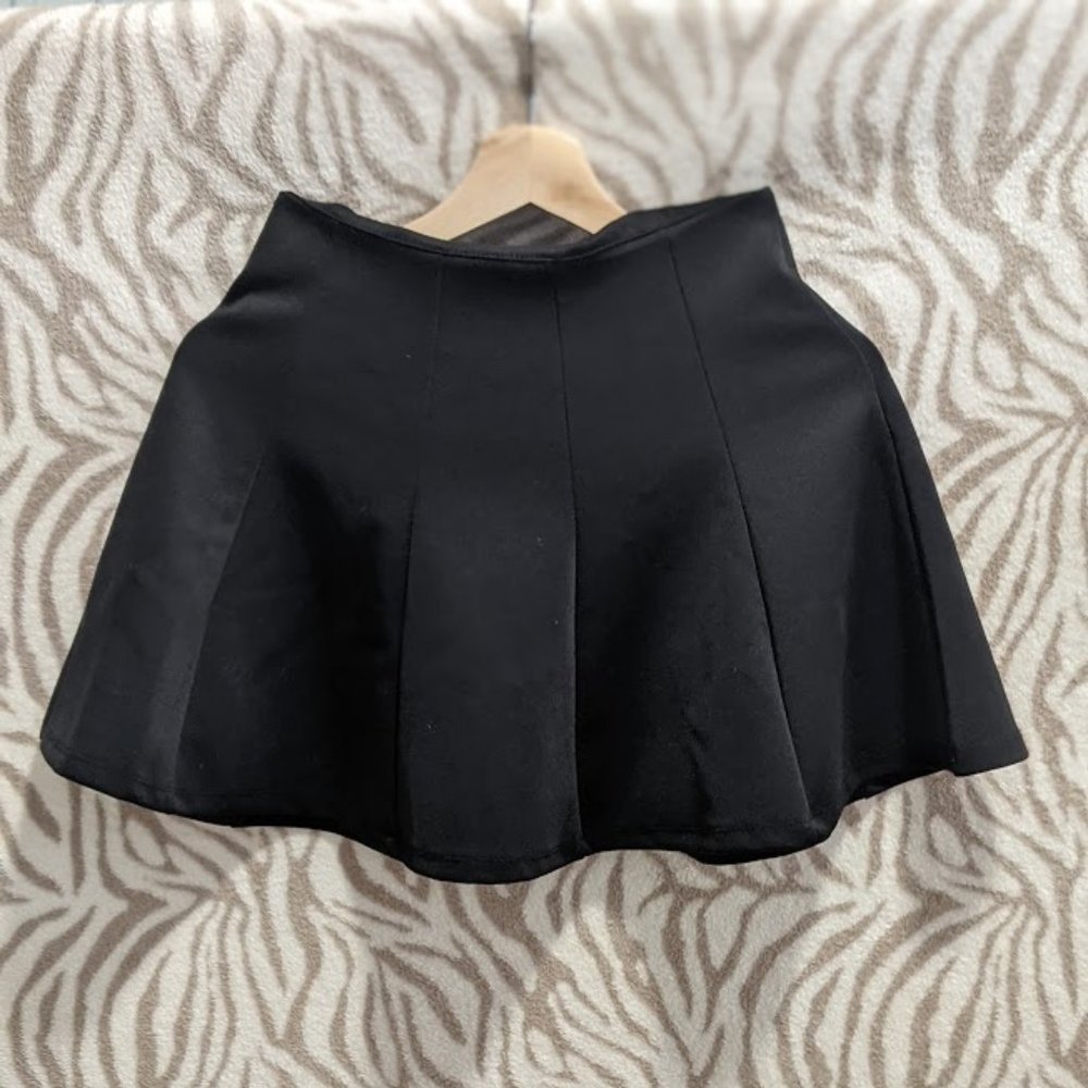 Pleated Mini Skirt | Black